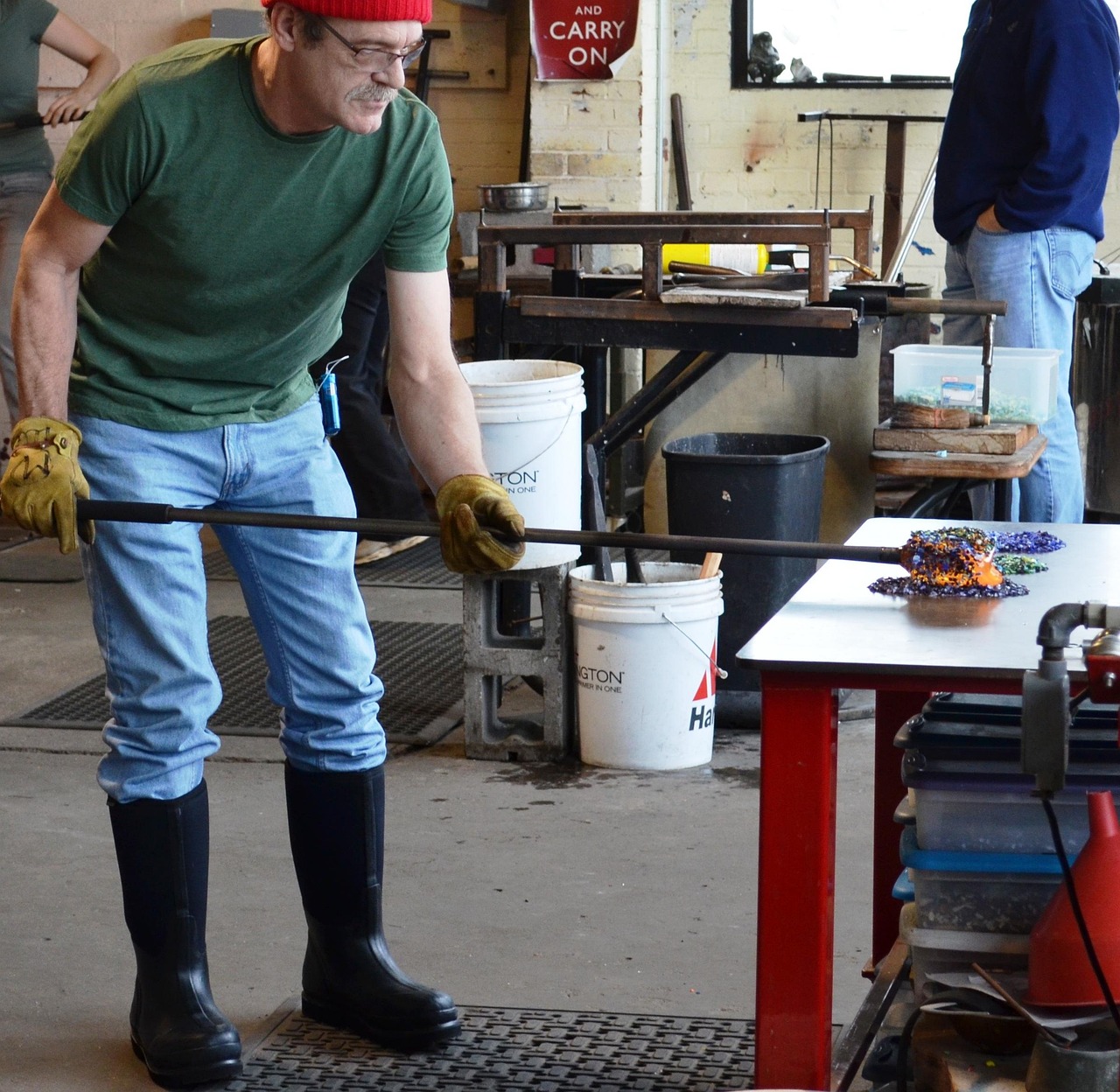 AVM Glass workshop and handcrafted glassware, image 8